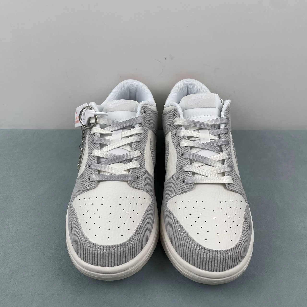 Supreme x SB Dunk Low Off White White Gray FC1688-143 Sidewalk Ready