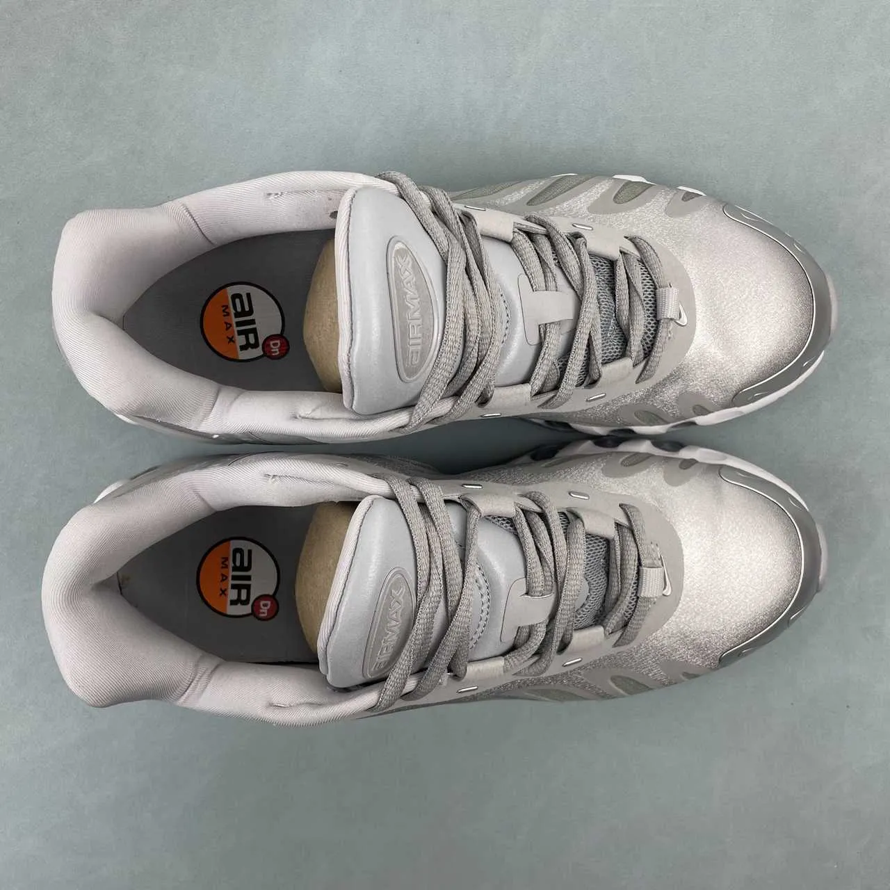 Air Max Dn8 Wolf Grey Metallic Silver HF5509-001 Shock Absorbing Plates Shock-absorbing feature