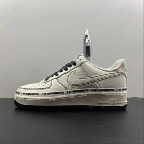 Foot Flex Air Force 1 07 Low x Uninterrupted MORE THAN White Black UY5696-332