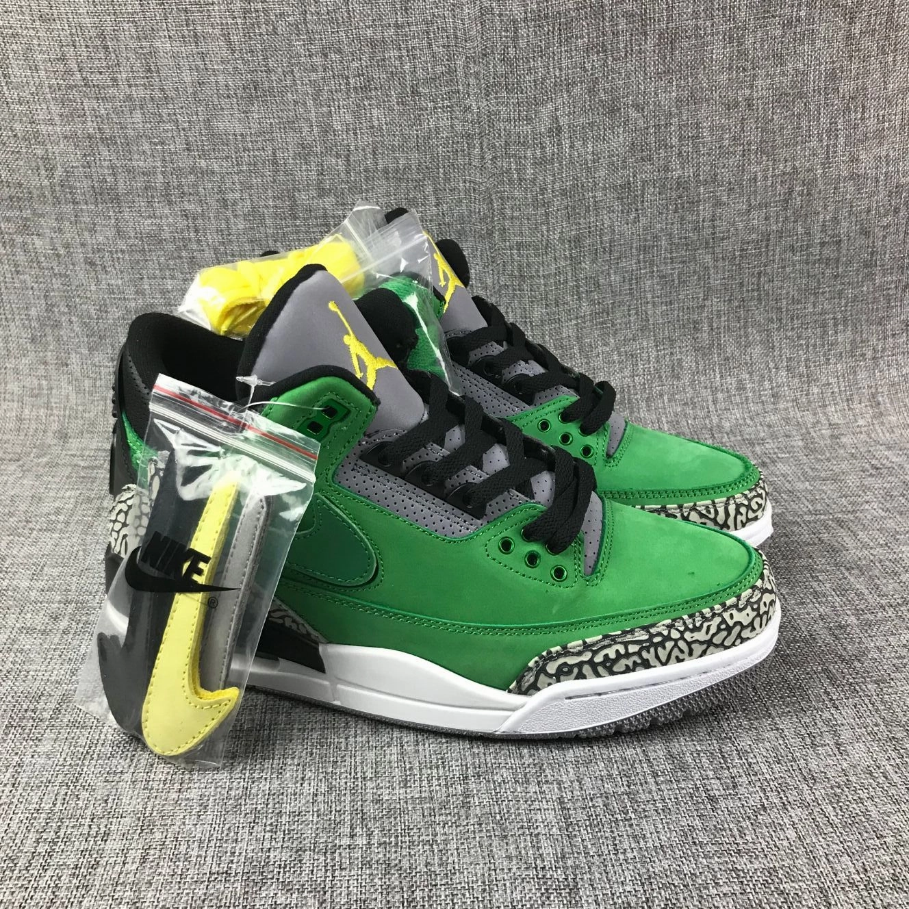 Daylong Use Air Jordan 3 Retro Oregon Duck AJ3-867493