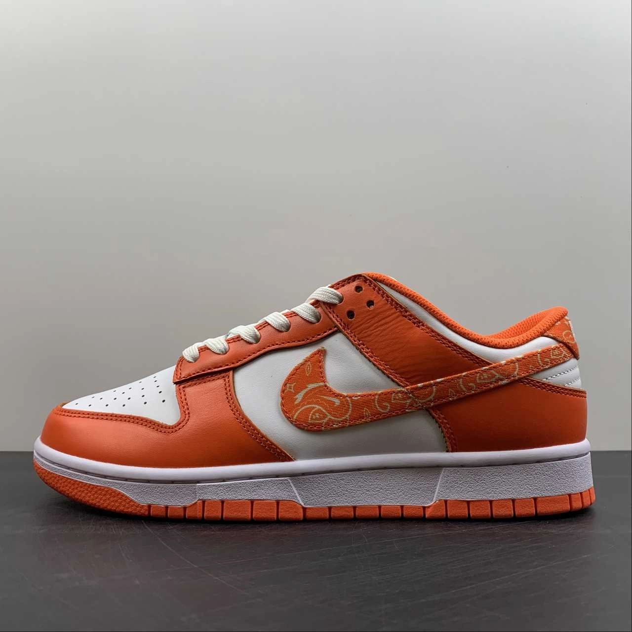 Run Mode SB Dunk Low Essential Orange Paisley White DH4401-103