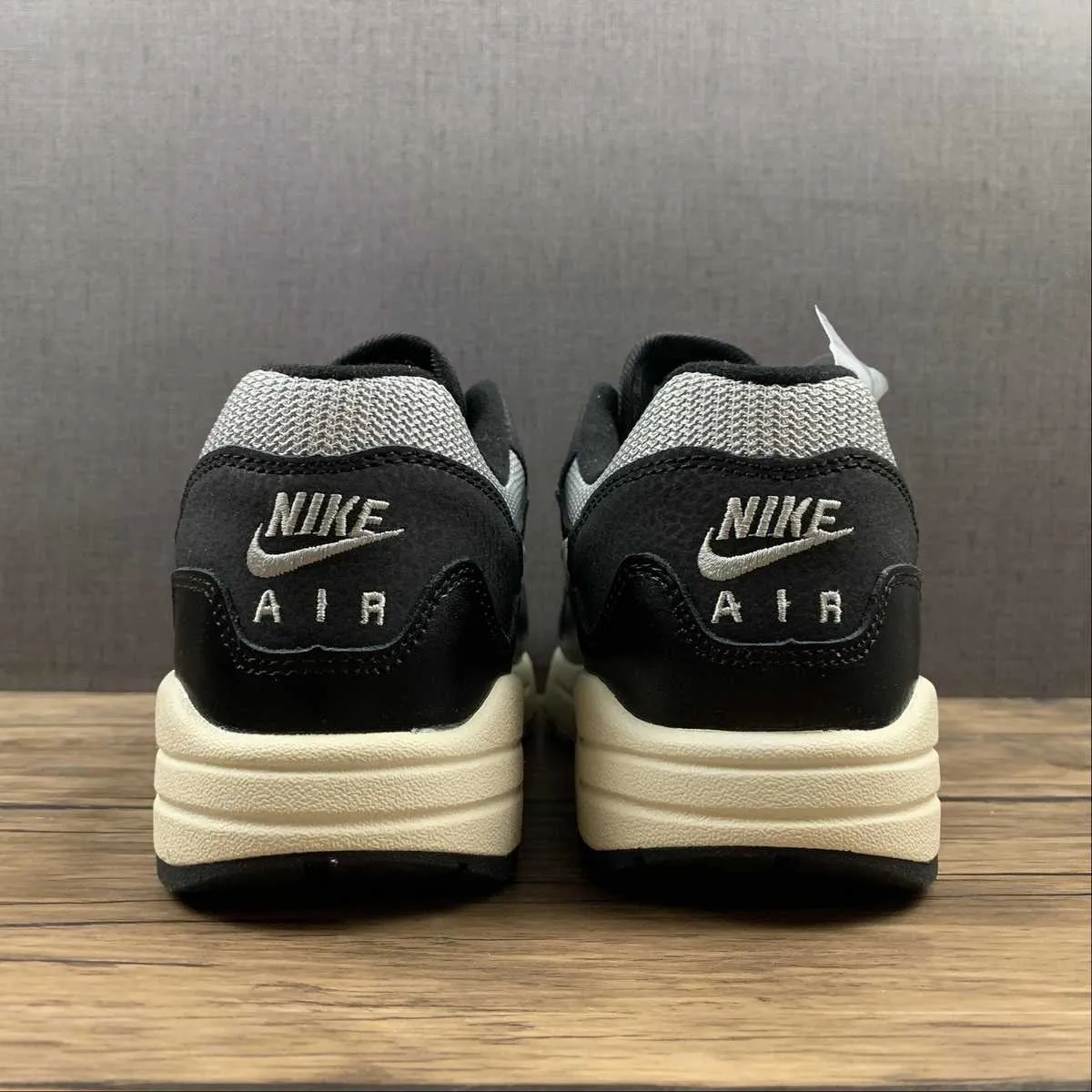 Patta x Air Max 1 Metallic Silver White Black Coconut Milk DQ0299-001 Slim Profile