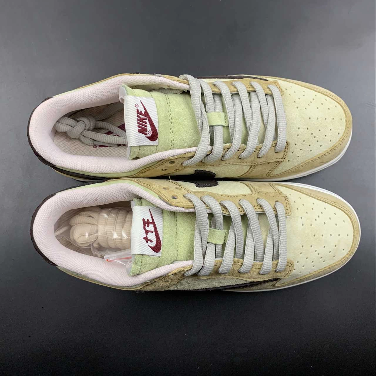 Dynamic Fit Collar Trend-setting silhouette Travis Scott x SB Dunk Low PlayStation Dark Brown Red CU1726-666