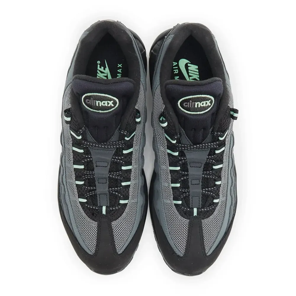 good grip shoe property NIKE AIR MAX 95 'VAPOR GREEN'