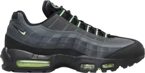 running in forest Arch Alignment Nike Air Max 95 Vapor Green