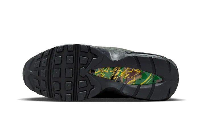 Nike Air Max 95 SP Corteiz Sequoia Cross country color - red