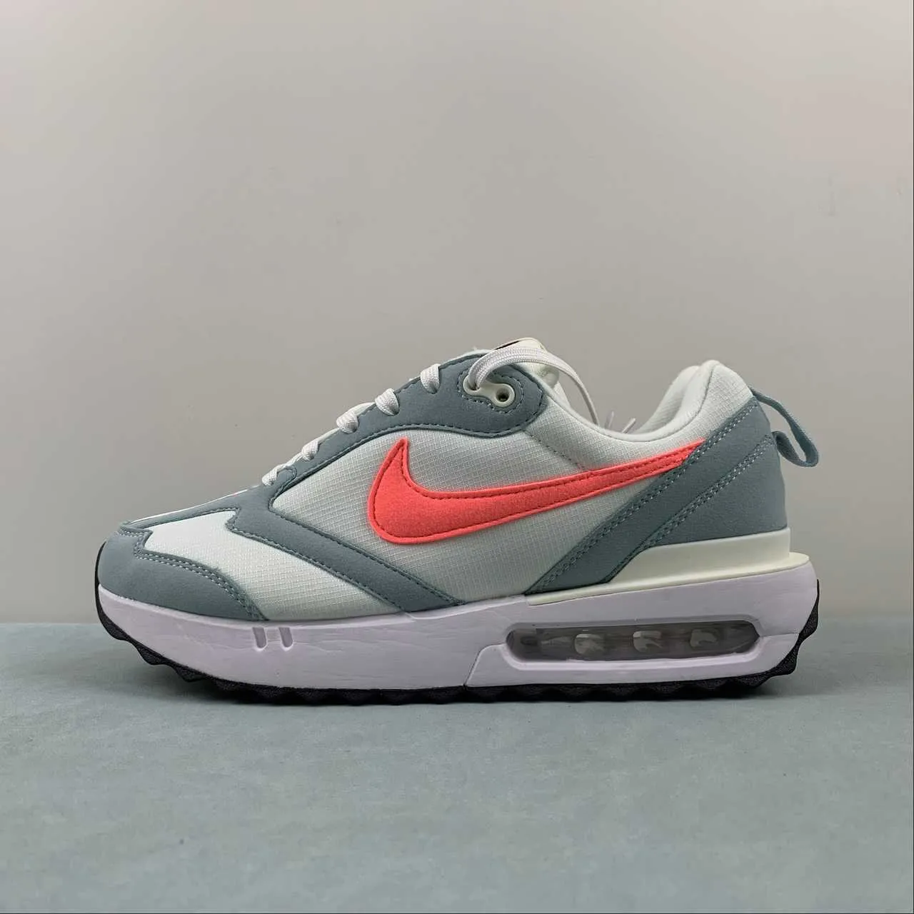 expert shoes gym - goer shoes Air Max Dawn Ghost Aqua Flash Crimson DH5131-400