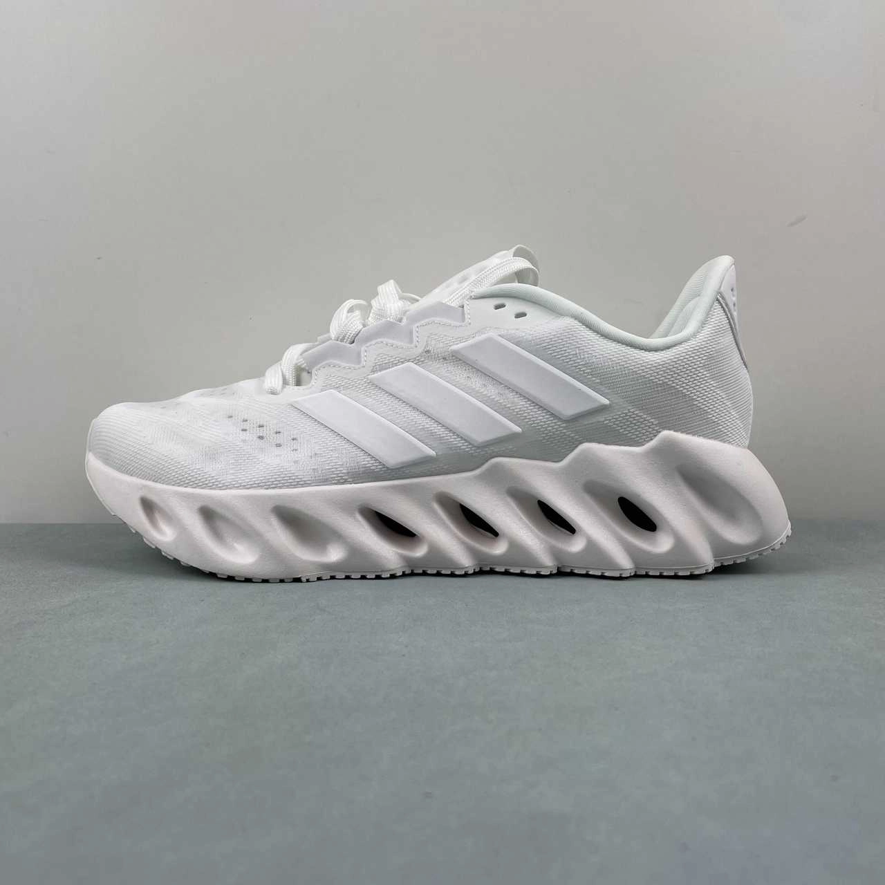rural running shoes ergonomic - design - efficiency shoes Adidas Switch Fwd White ID1789