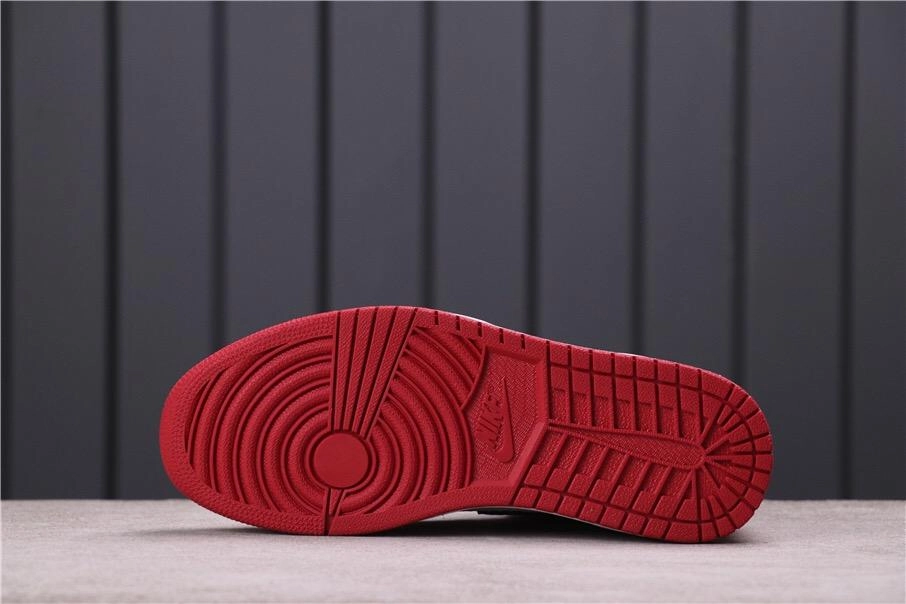 Walking Ease Multi   Purpose Air Jordan 1 Retro High x Surgeon The North Pole Chicago CK5566-610