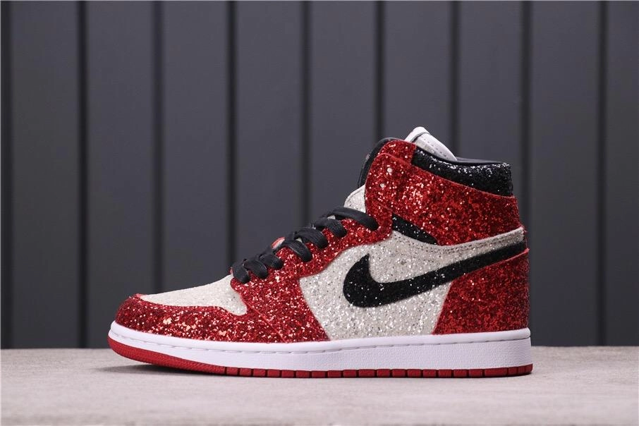Air Jordan 1 Retro High x Surgeon The North Pole Chicago CK5566-610 Ergonomic Design