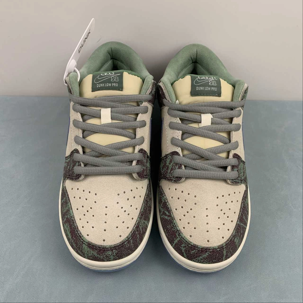 SB Dunk Low Crenshaw Skate Club Beige Multi-Color Blue FN4193-100 Elevated arch