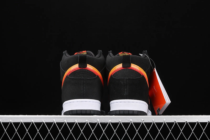 Ultra Flexible Grooves SB Dunk High Pro Black University Gold