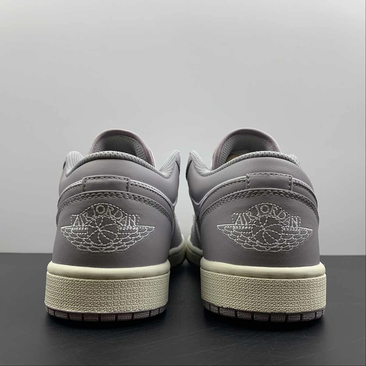 Ventilated Footbed System Air Jordan 1 Low Vintage Grey White 553558-053