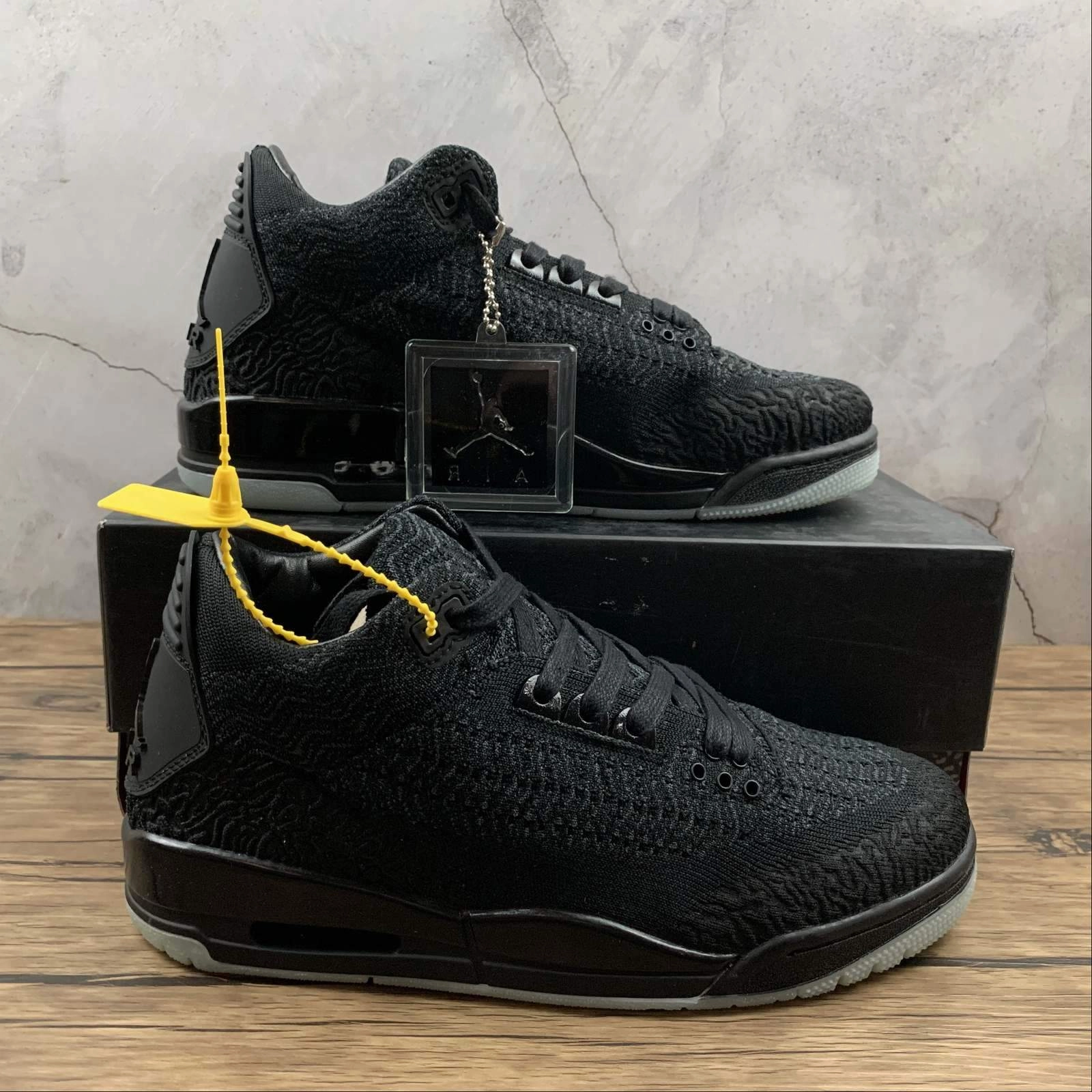 Air Jordan 3 Retro Flyknit Black Black Anthracite AQ1005-001 Beach Jog