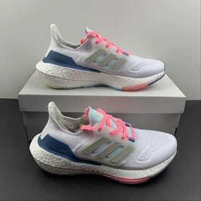 Neutral Stance Platform Comfort Fit Adidas UltraBoost 22 White Dark Blue GX5929