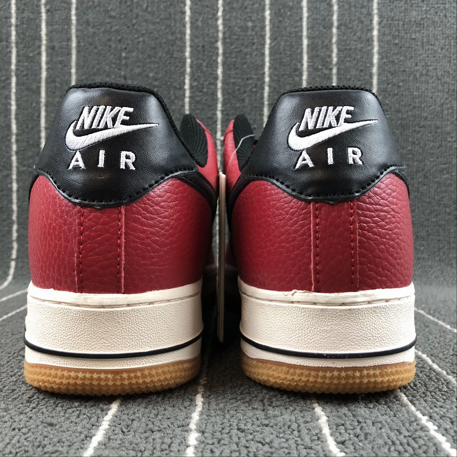 Air Force 1 Low Red Black White Gum 820266-600 Planet Hike