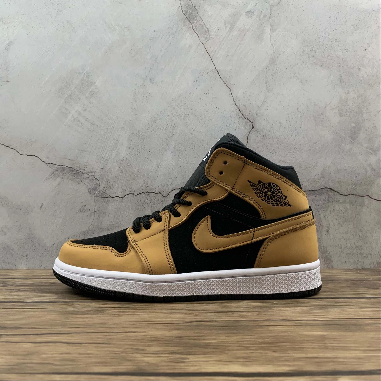 Air Jordan 1 Mid SE Desert Ochre (2021) DB5453-700 Soft Balance Responsive Ride Experience
