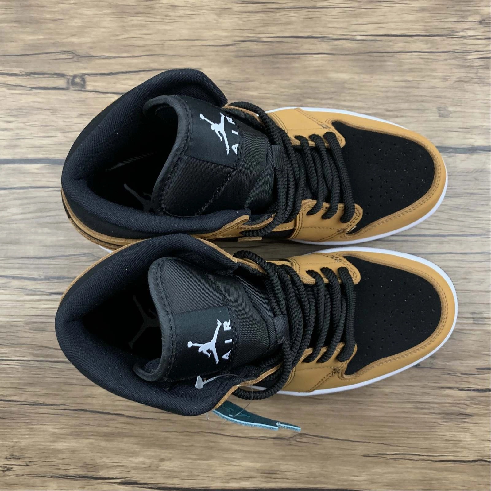 Breathable Edge Air Jordan 1 Mid SE Desert Ochre (2021) DB5453-700