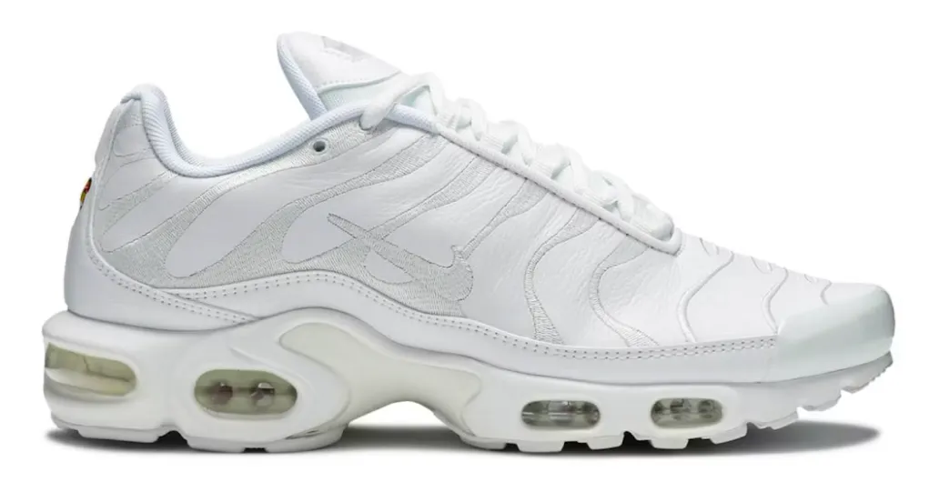 NIKE TN AIR MAX PLUS TRIPLE WHITE outdoor running option drama - themed running wear