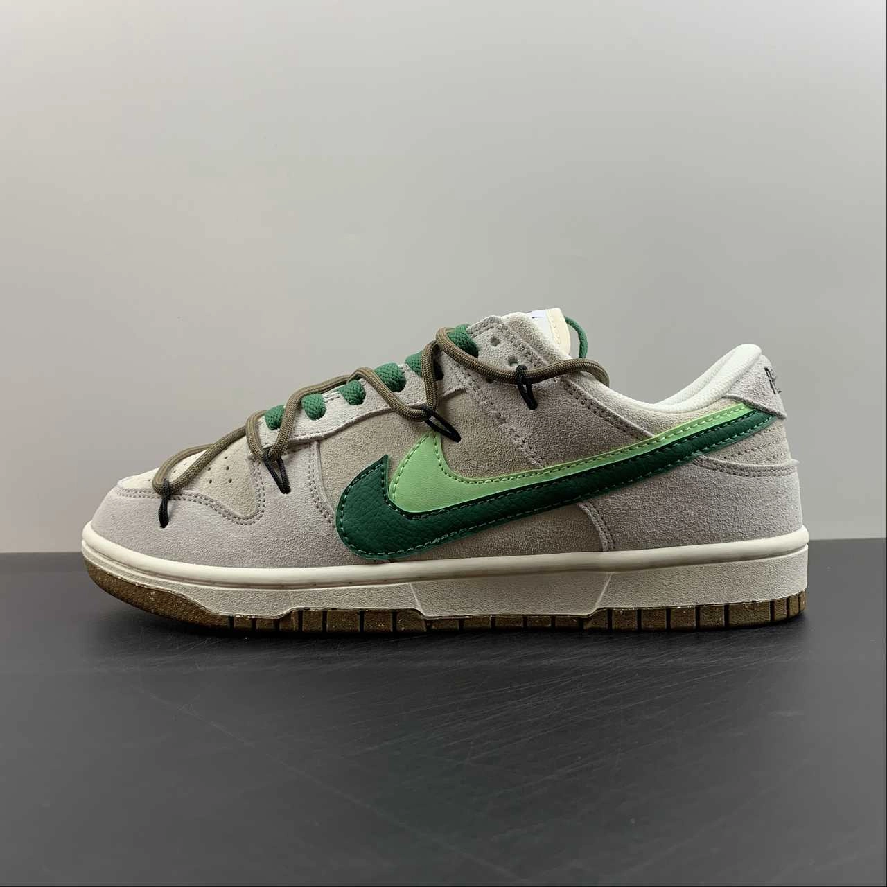 Dunk Low SE Summit White Phantom-Cinnabar Water Resistant Material
