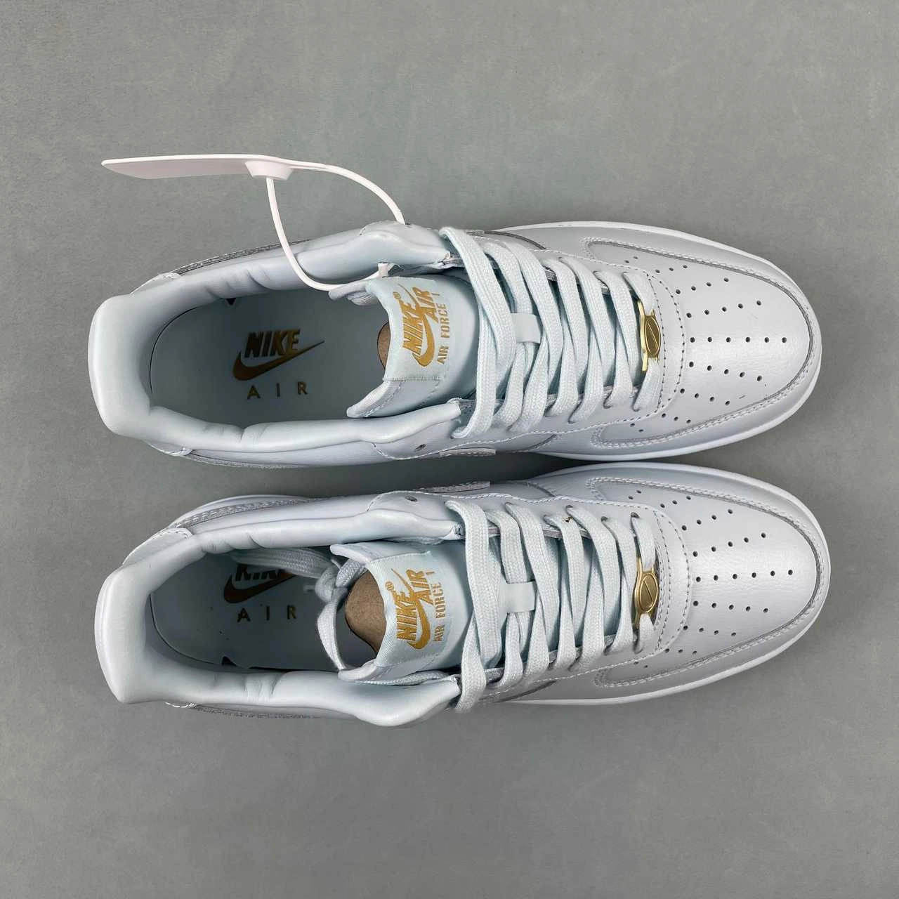 Air Force 1 07 Low Glacier Blue Gum Yellow Metallic Gold HF4933-400 Travel Walker All Season