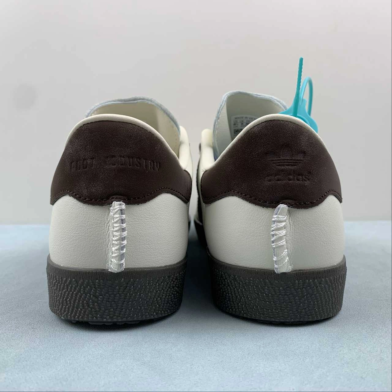 Beach Path Adidas Gazelle Foot Industry Leather White Brown IG1895