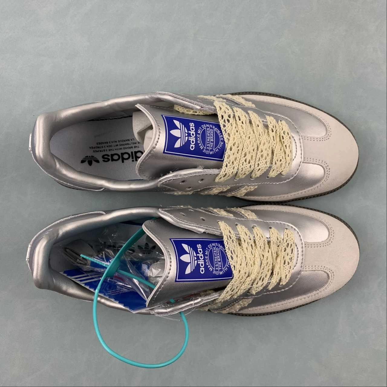 Park Walk Bridge Jog Adidas SAMBA OG Metallic Silver White B75806