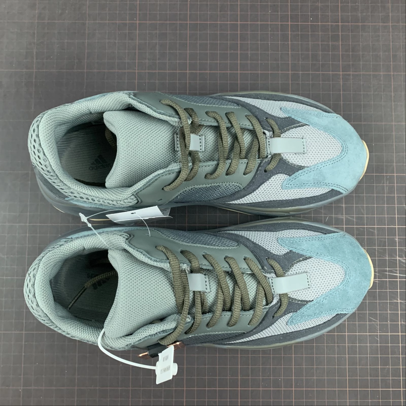 youth sports shoes Adidas Yeezy Boost 700 Teablu FW2499
