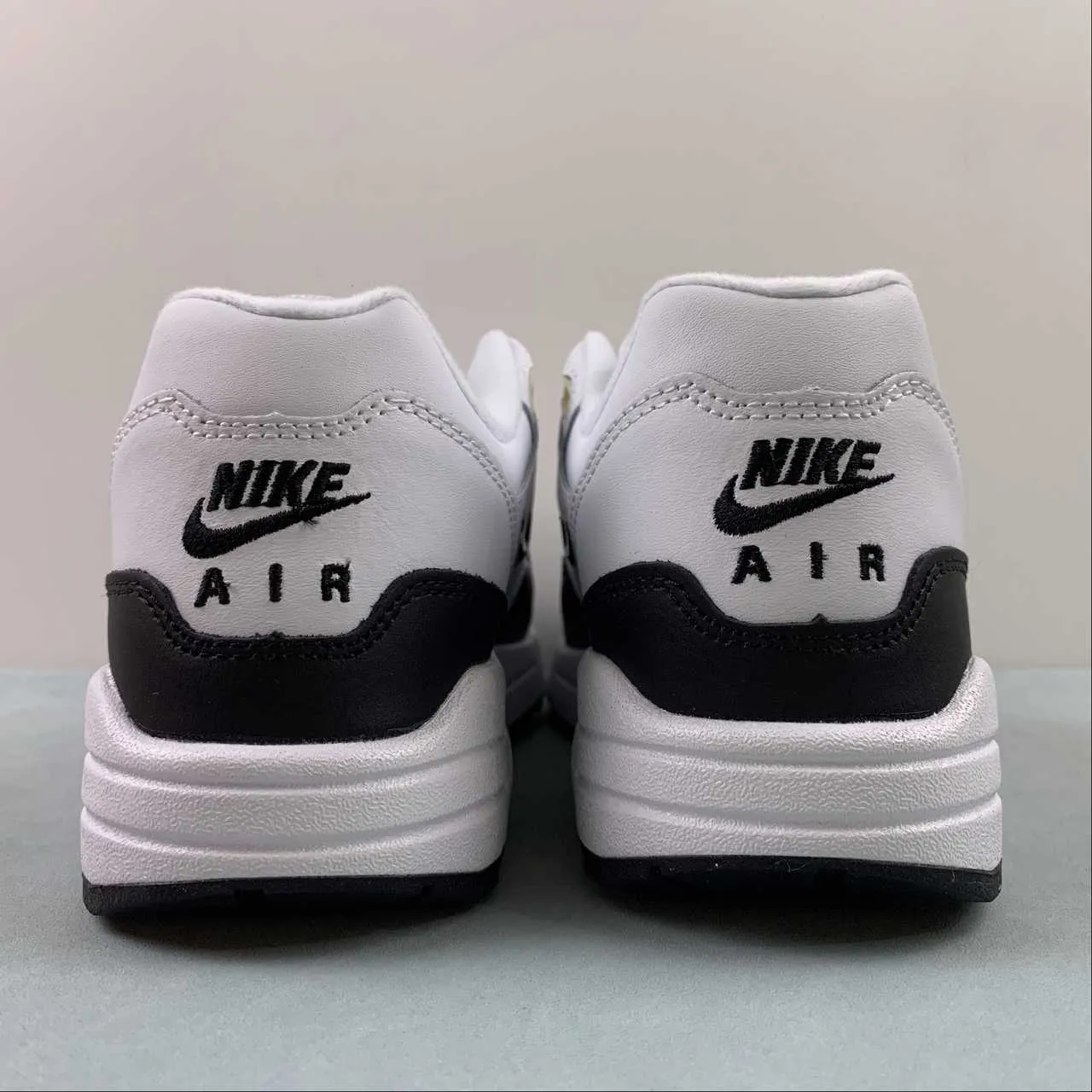 Comfortable Running Breathable Inserts Air Max 1 Premium SC White Black 918354-100