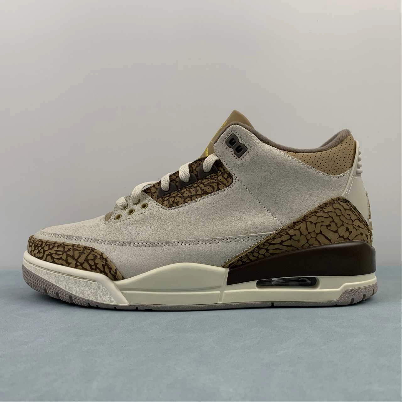 Indoor Step Air Jordan 3 Retro Palomino Mockup Light Orewood Brown Metallic Gold CT8532-102