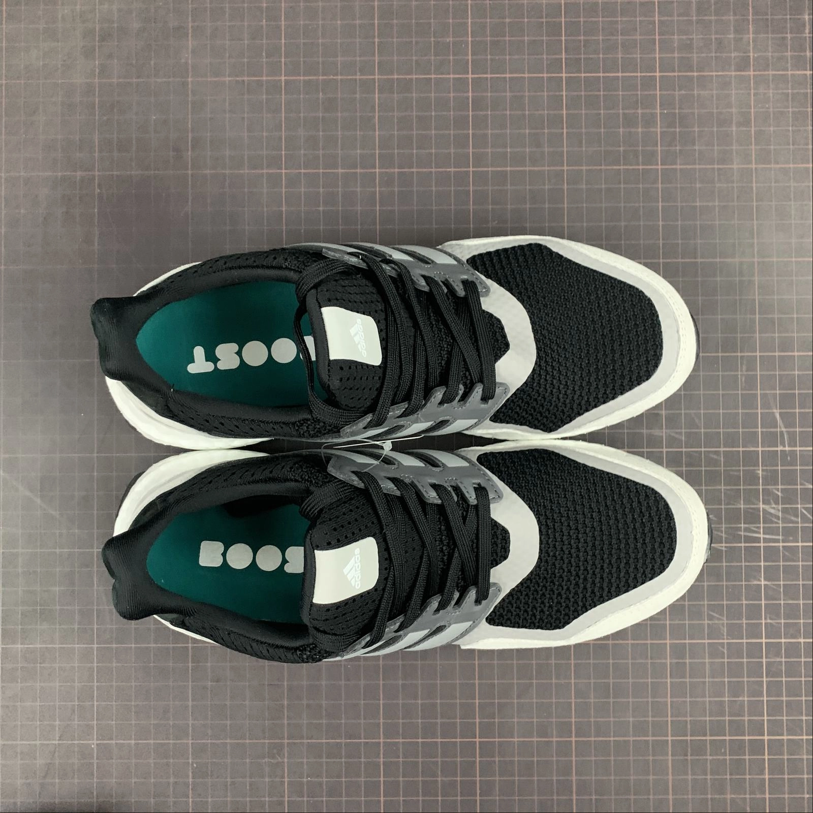 Adidas UltraBoost S&L Black Grey Flexible Sole Design Reinforced Arch Bridge