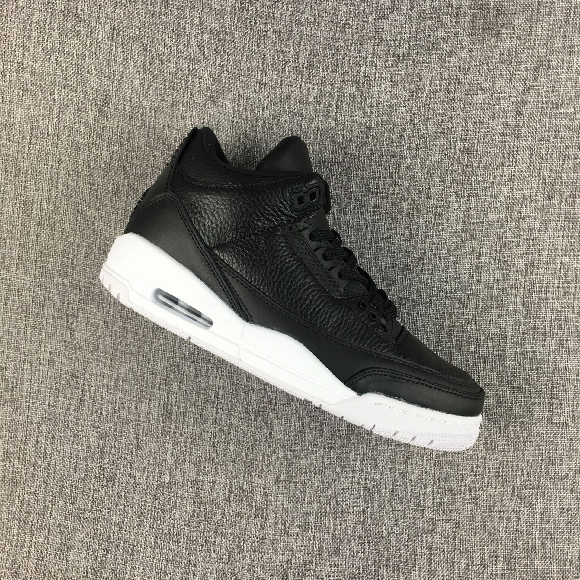 Air Jordan 3 Retro ??Cyber Monday?? 136064-020 Petal Hike
