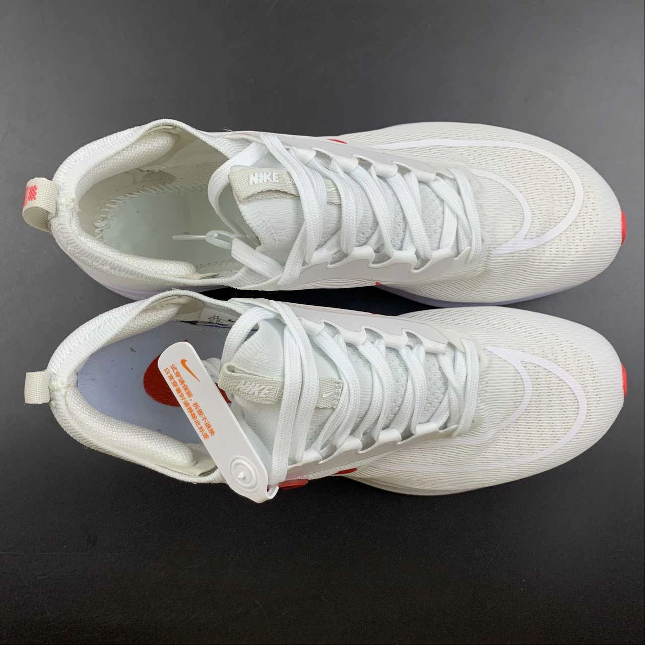 Stretch Comfort Crafted to encourage a natural range of motion Zoom Fly 4 White Red CT2392-006