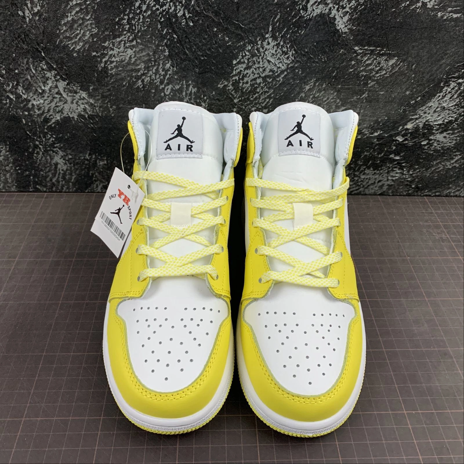 Shock Absorbing Rubber Stacked Heel Air Jordan 1 Mid SE (GS) Embroidery Rose AV5174-700