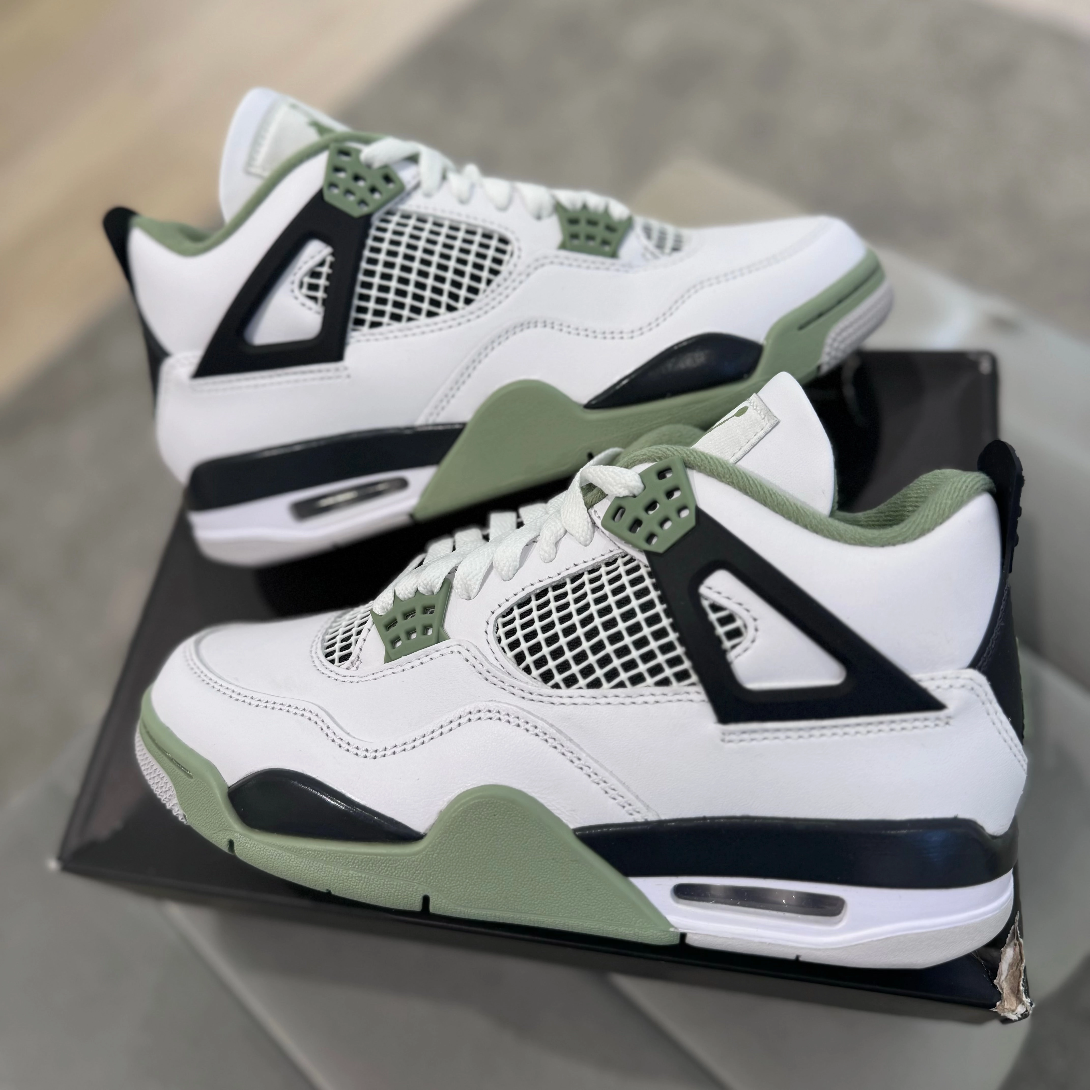 JORDAN 4 'SEAFOAM?? Grip Technology Stable platform