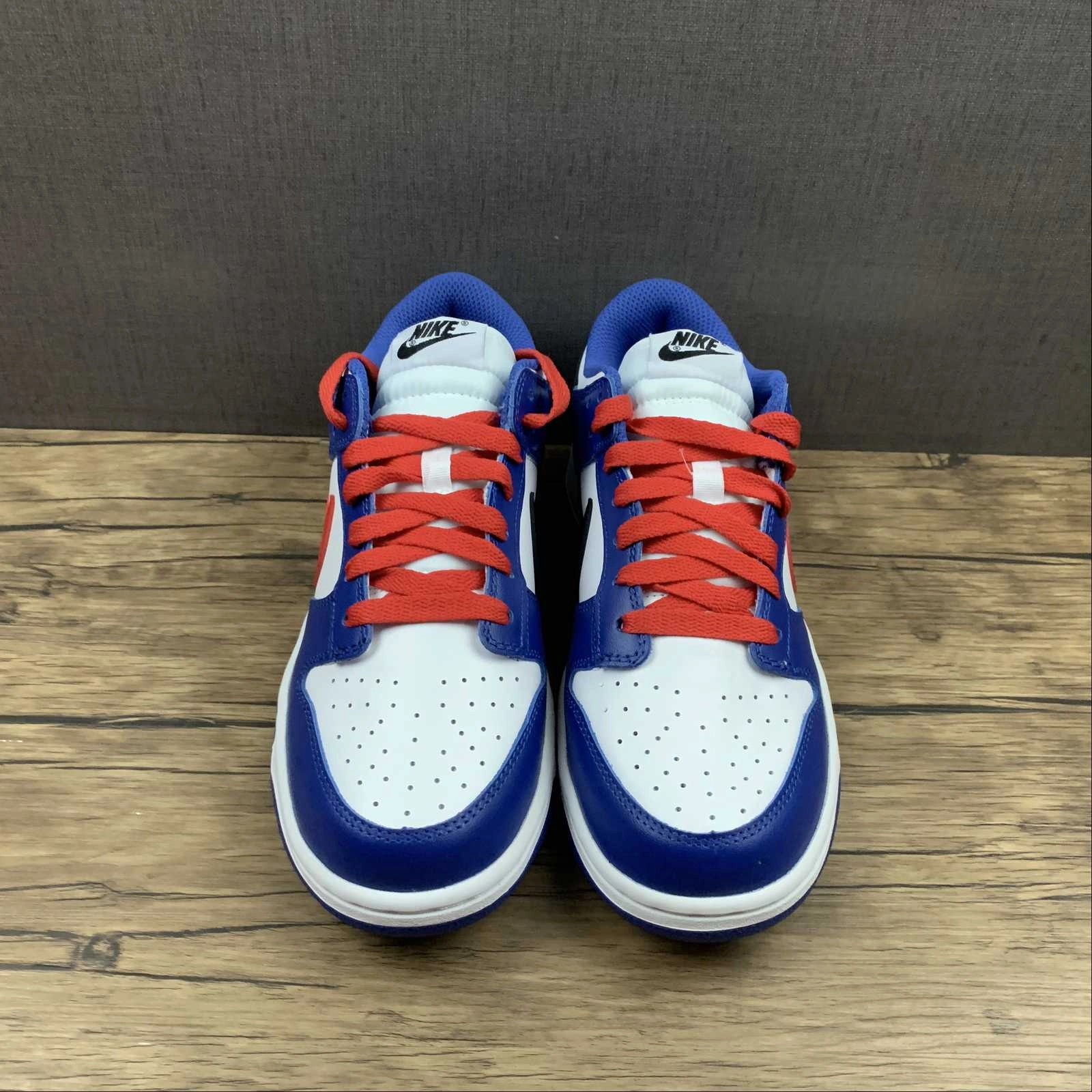 SB Dunk Low White Bright Crimson Game Royal Black CW1590-104 Stable Landing Easy Step