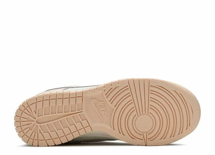 Nike Dunk Low Orange Pearl (W) Responsive cushioning Airflow Ventilation Channels