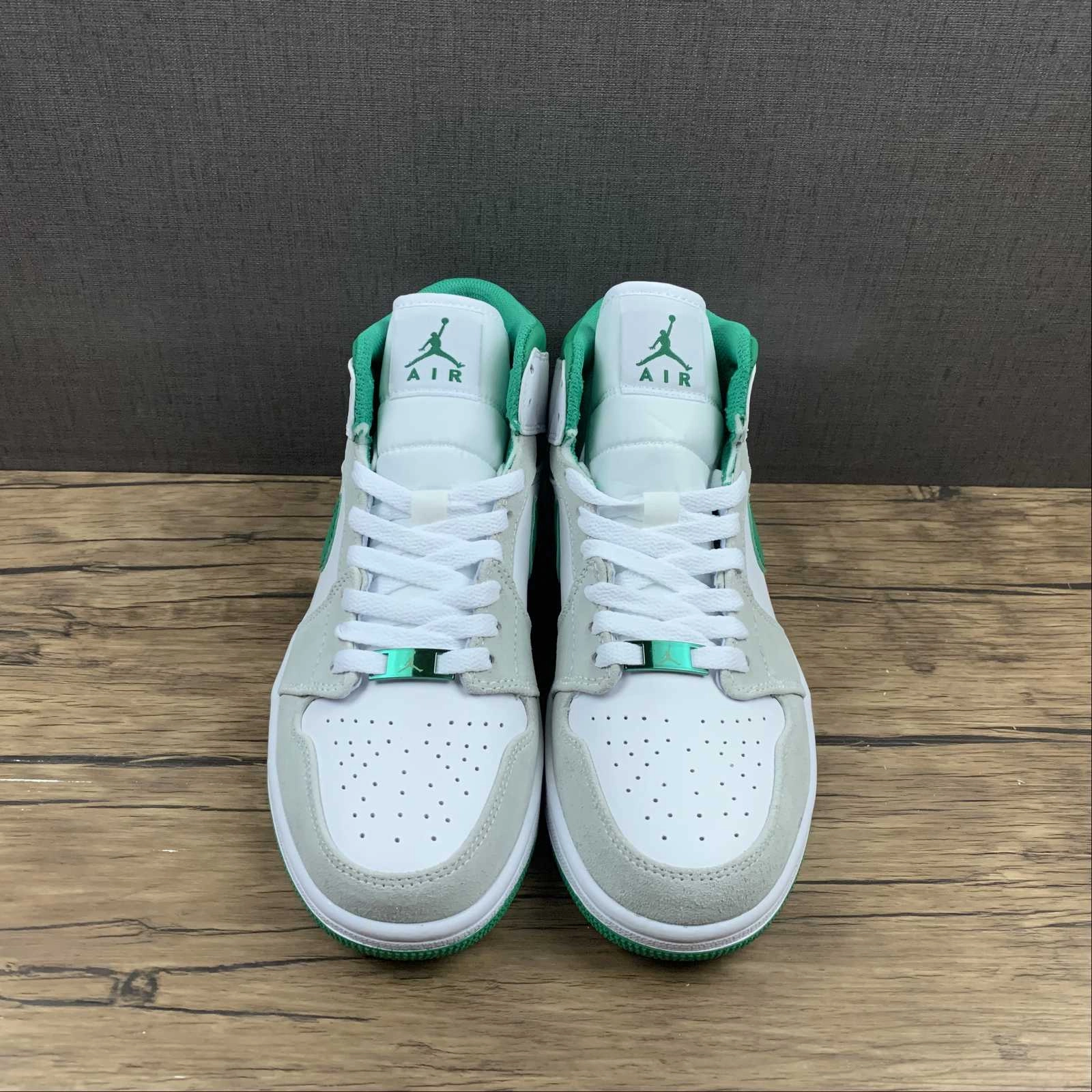 Air Jordan 1 Mid SE White Grey Green (2021) DC9294-103 Stylish Fit