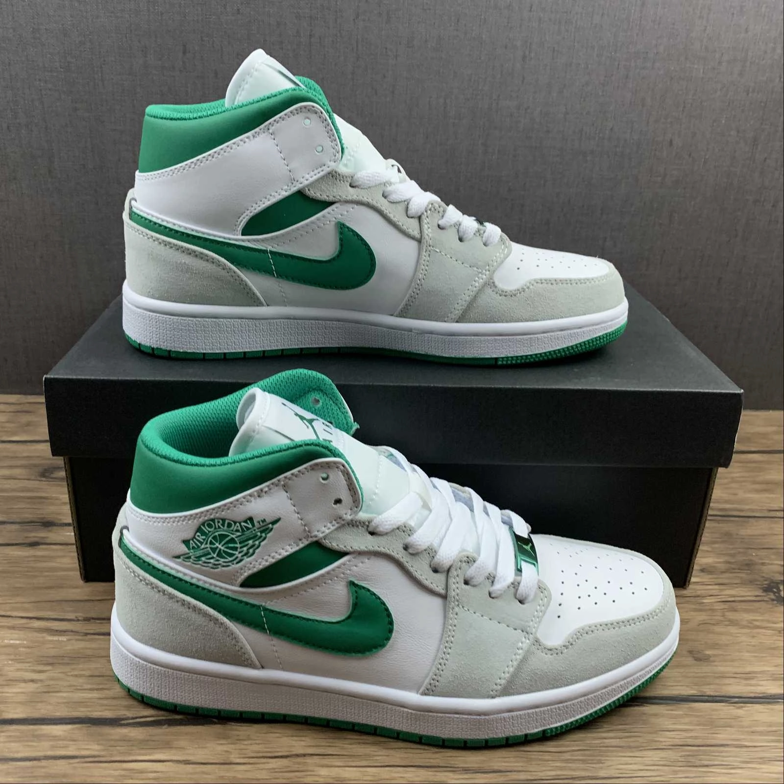 Air Jordan 1 Mid SE White Grey Green (2021) DC9294-103 Trail Performance Sustainable Manufacturing