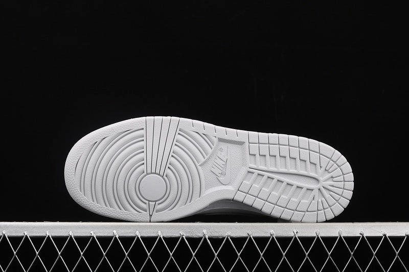 SB Dunk High Pro White Grey Slim Design Shock-absorbent cushioning