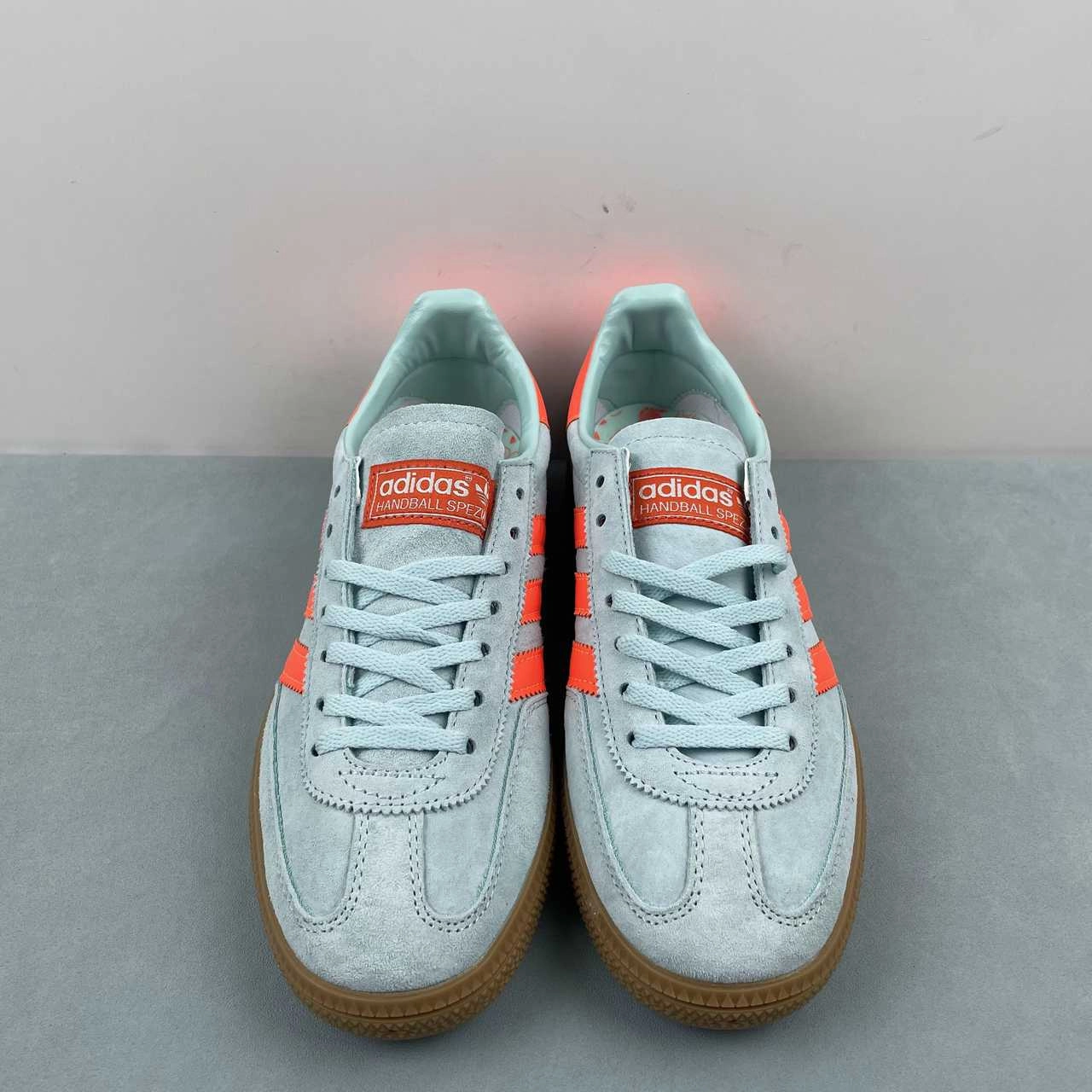 Efficient Motion color - coordinated shoes Adidas Handball Spezial Semi Flash Aqua Impact Orange Gum IH5374