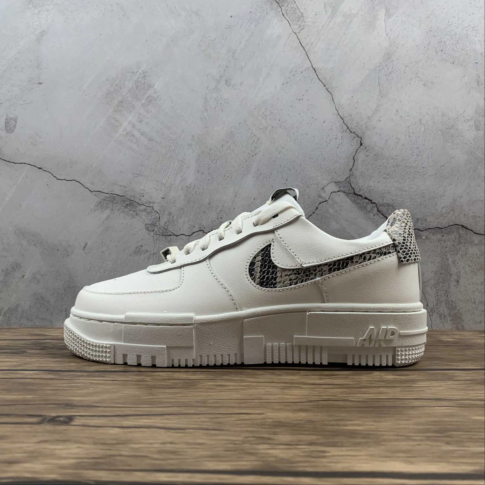 Air Force 1 PIXEL Sail Snake Desert Sand College Grey CV8481-101 Root Path Versatile Style
