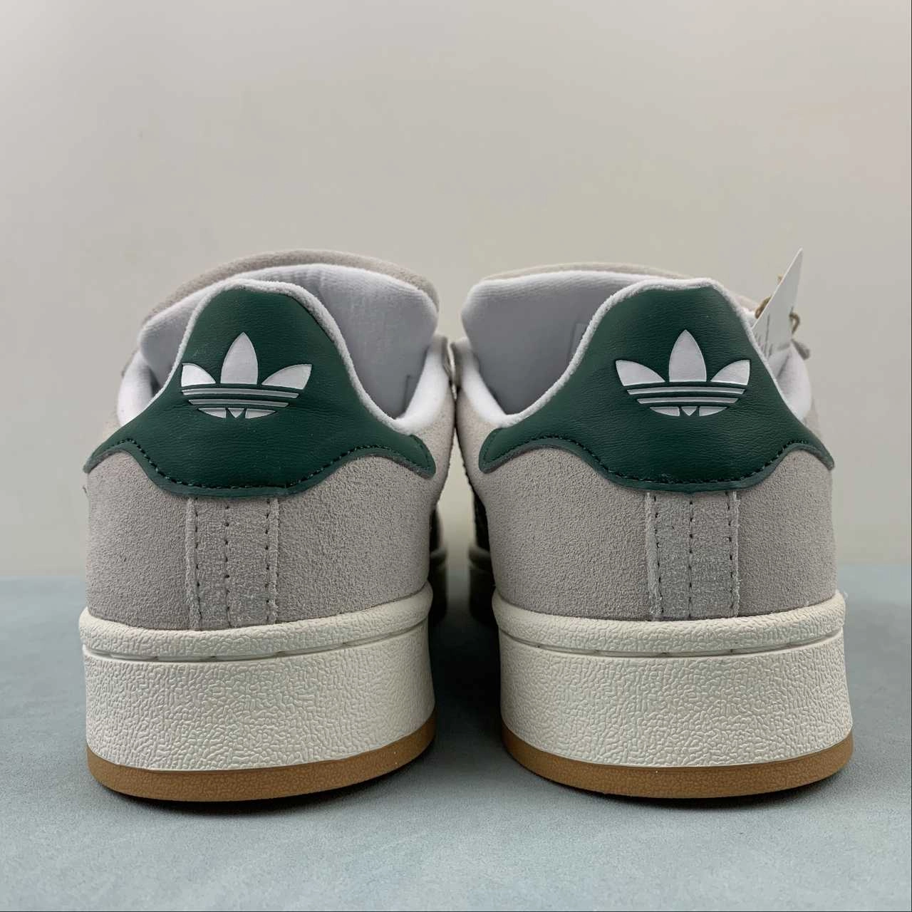 Smooth glide Adidas Campus 00s Crystal White Dark Green Off White GY0038