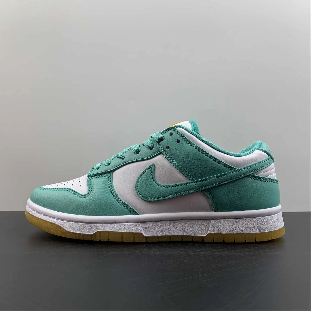 Flexible Relaxed shock absorption SB Dunk Low White Turquoise Green Orange DV2190-100