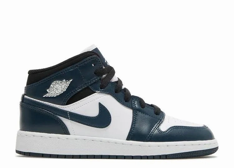 Air Jordan 1 Mid Armory Navy (GS) Guard Step