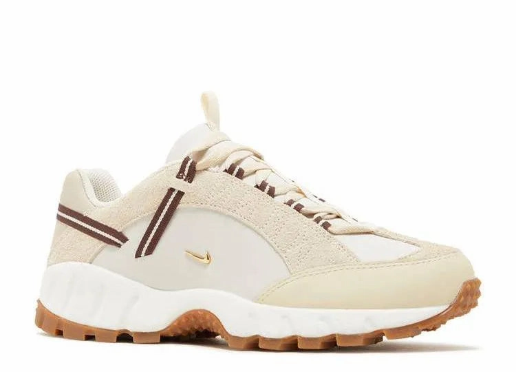 Distance Tracking Nike Air Humara Lx Jacquemus Light Bone Gold (W)