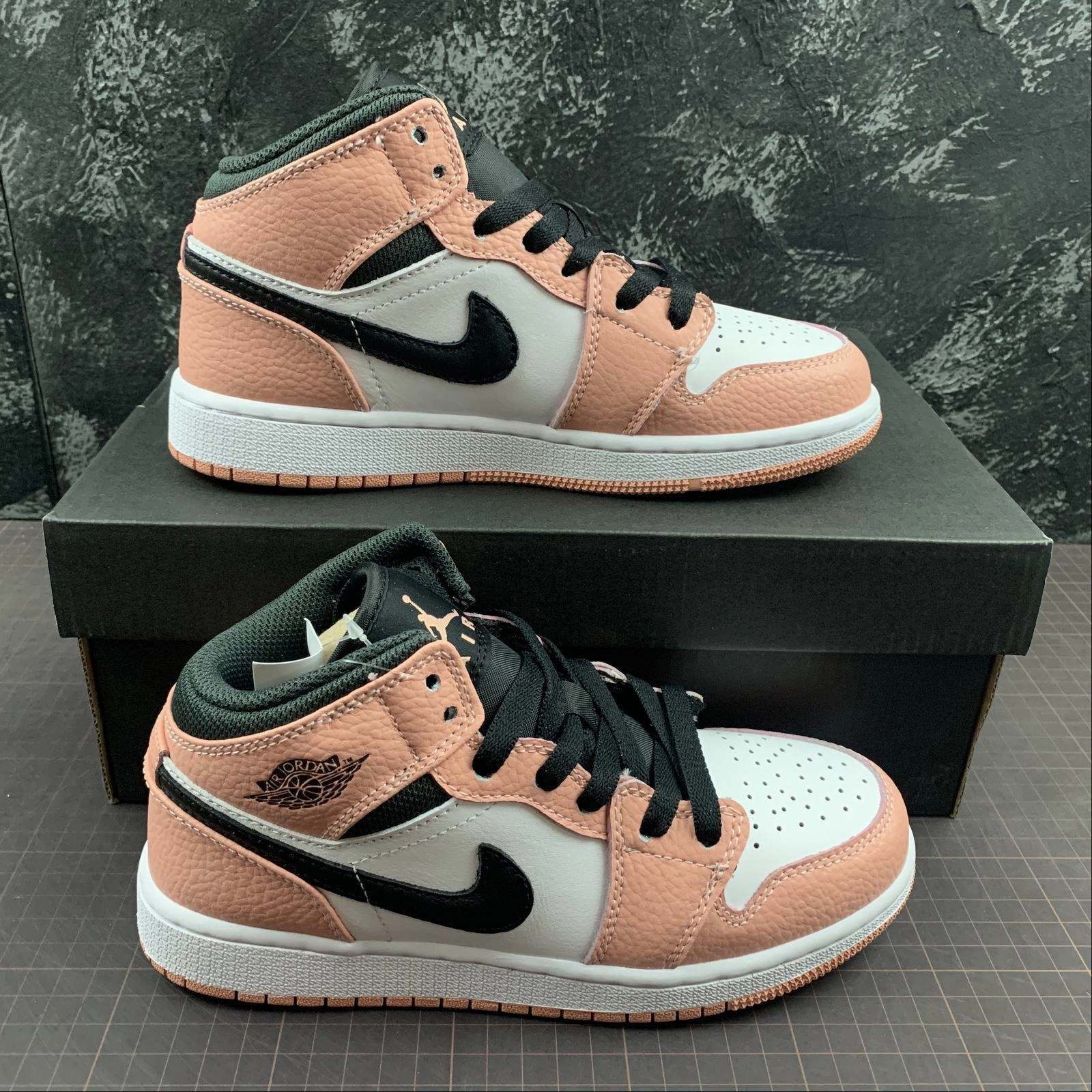 Air Jordan 1 Mid Pink Quartz Dk Smoke Grey 555112-603 Thermal Regulating