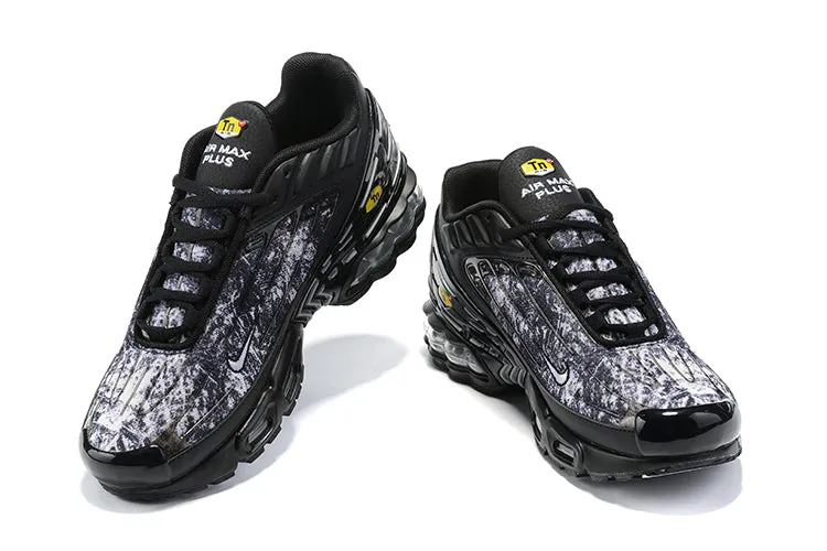SoftInterior Air Max Plus 3 Black Graphic Print DO6386-001