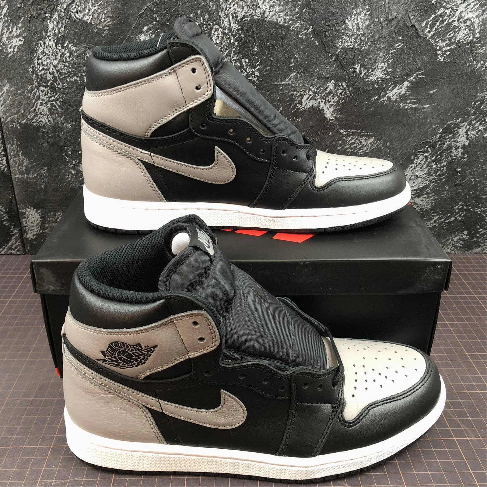 City Routine TPU Stabilizer Air Jordan 1 Retro High OG Black Medium Grey-White 555088-013