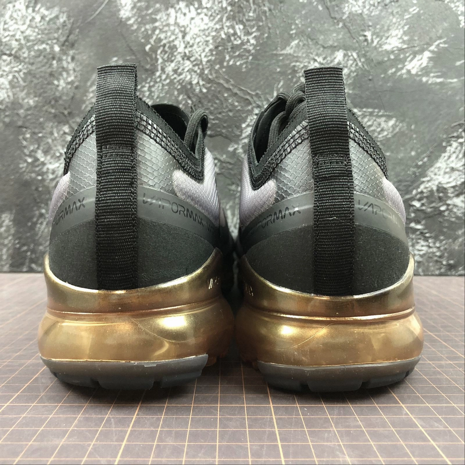 Sport Aesthetic Air VaporMax 2019 VM3 Black Metallic Gold AR6631-002